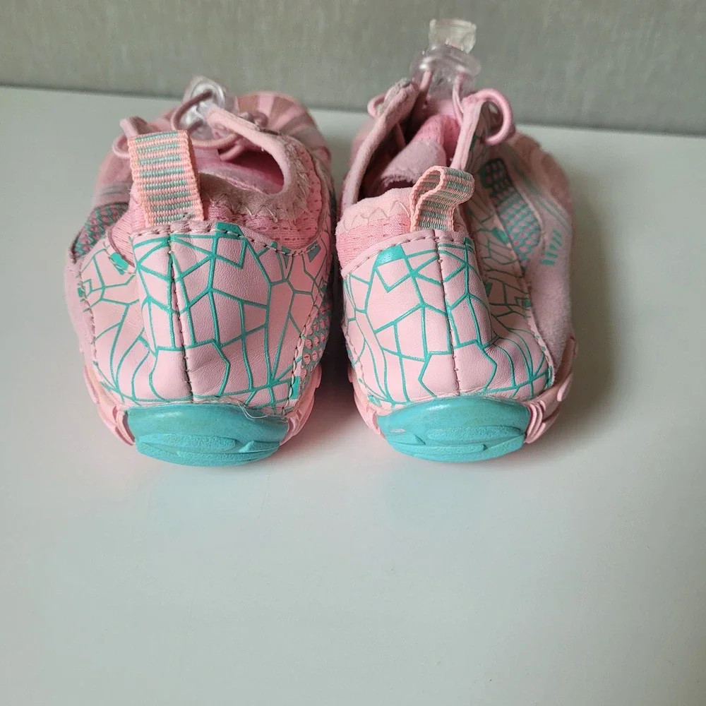 Girl's Water Shoes Kids Size 31 Pink Good Barefoot Athletic Beach Gorpcore